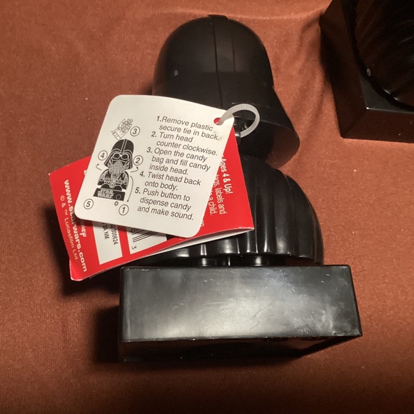 Star Wars Dart Vader Dispenser With Candy Pieces NEW - Picture 5 of 10